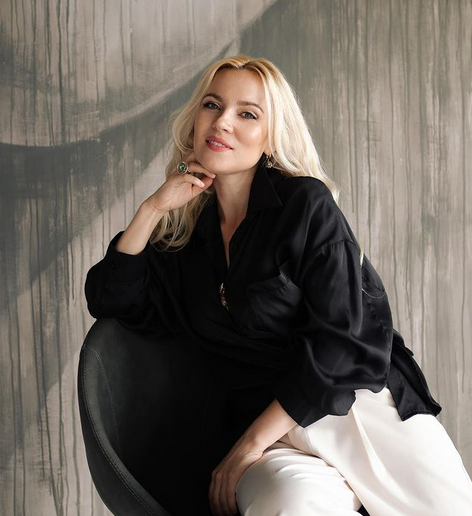 [Юлия Егорушкина] Время любить (2020)_0.png